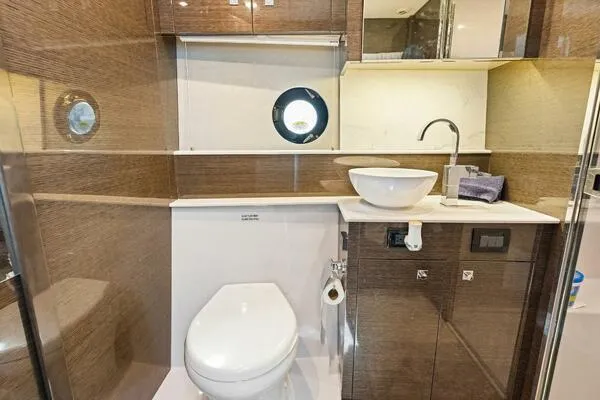 Sweet Caroline Yacht Photos Pics VIP Head & Shower