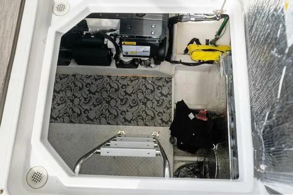 Sweet Caroline Yacht Photos Pics Engine Room