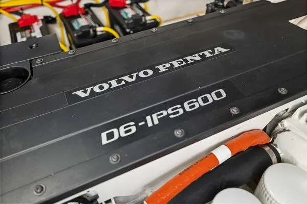 Sweet Caroline Yacht Photos Pics Engine Room