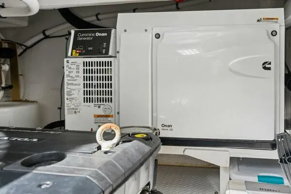 Sweet Caroline Yacht Photos Pics Engine Room