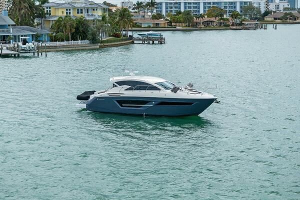 2020 Cruisers Yachts 46 