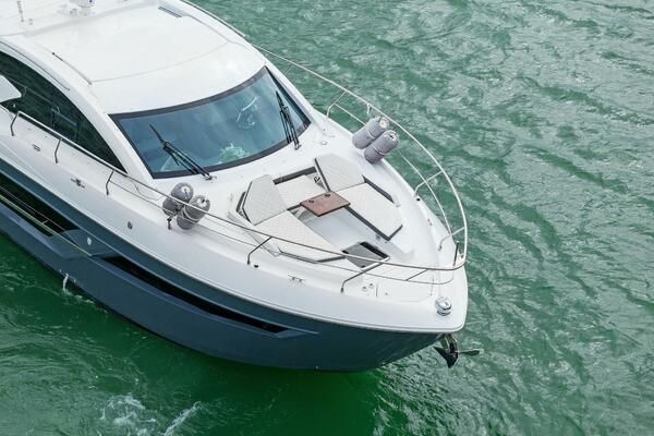 2020 Cruisers Yachts 46 