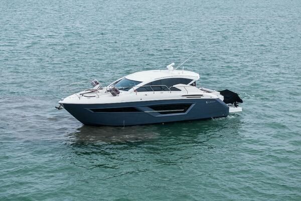 2020 Cruisers Yachts 46 