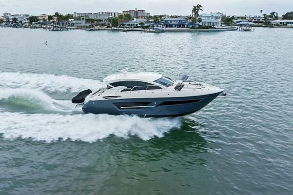 2020 Cruisers Yachts 46 