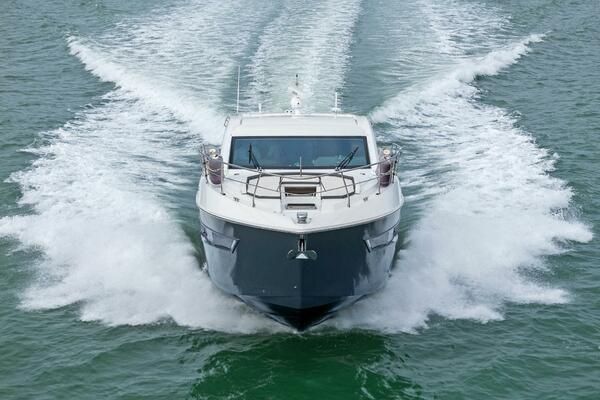 2020 Cruisers Yachts 46 