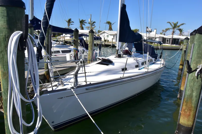 Zia Yacht Photos Pics 