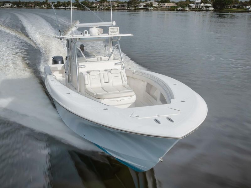 2017 Invincible 42' Center Cabin