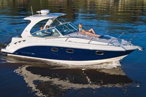2017 Chaparral 310 Signature