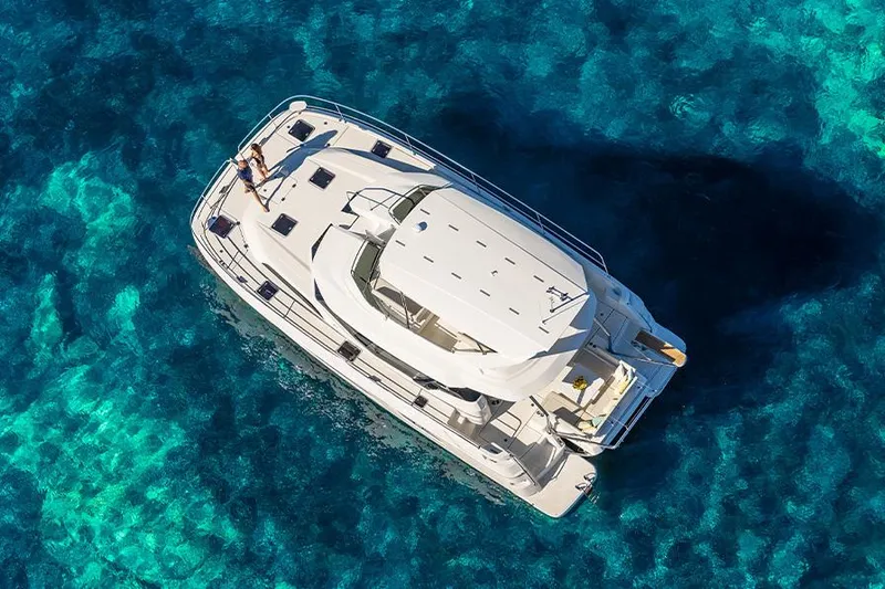 Aquila 44 Yacht Photos Pics 