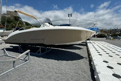 2020 Custom Bermuda 690