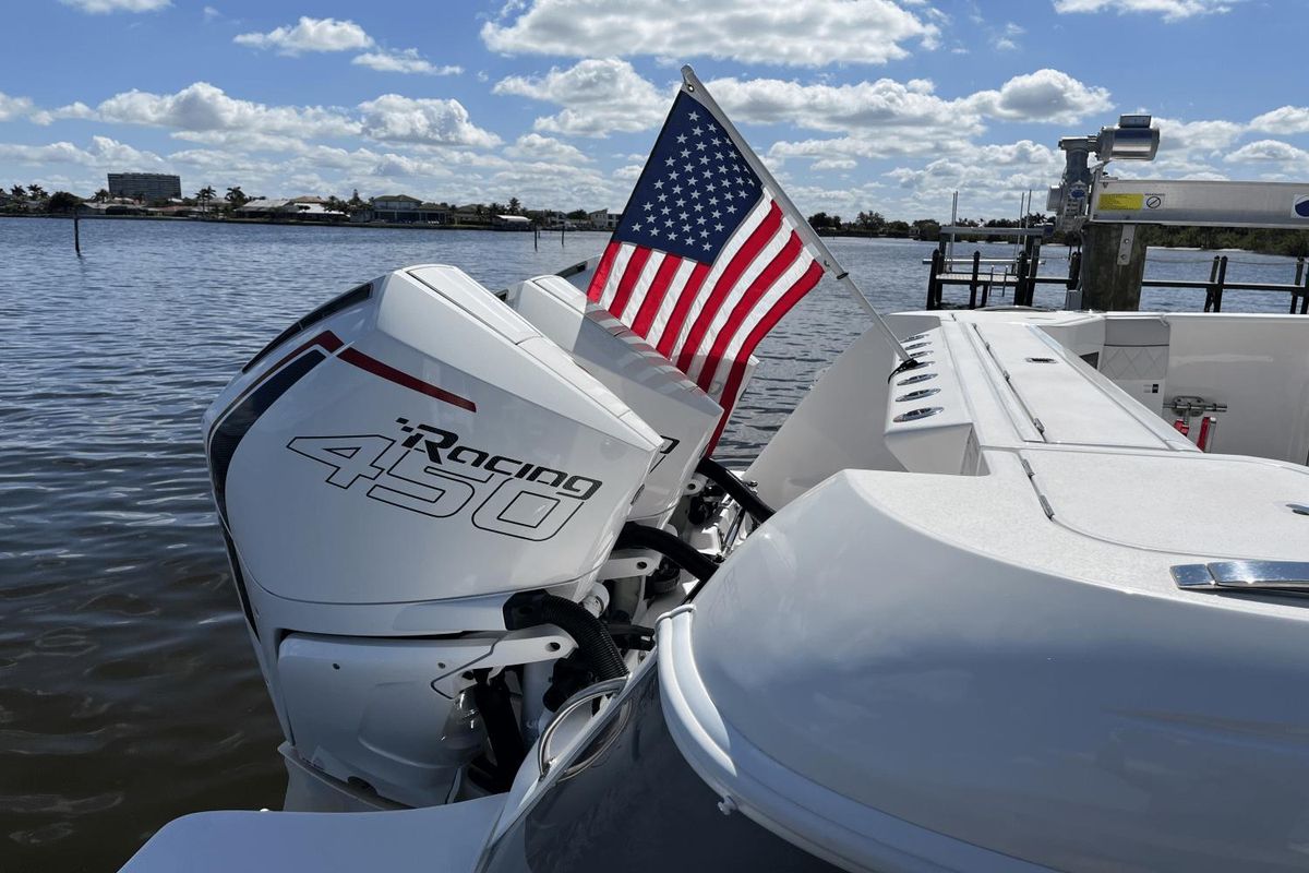 2021 Intrepid 43 