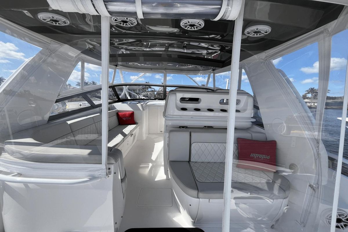 2021 Intrepid 43 