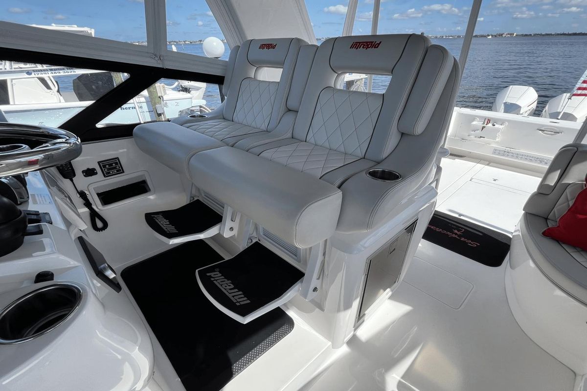 2021 Intrepid 43 