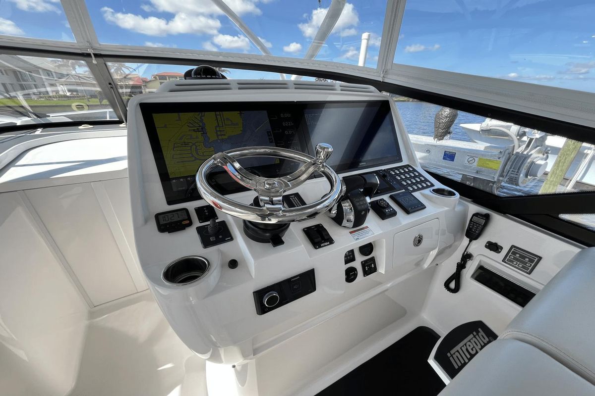 2021 Intrepid 43 