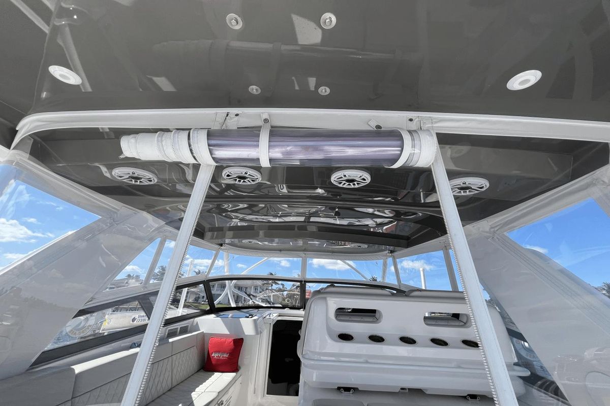 2021 Intrepid 43 