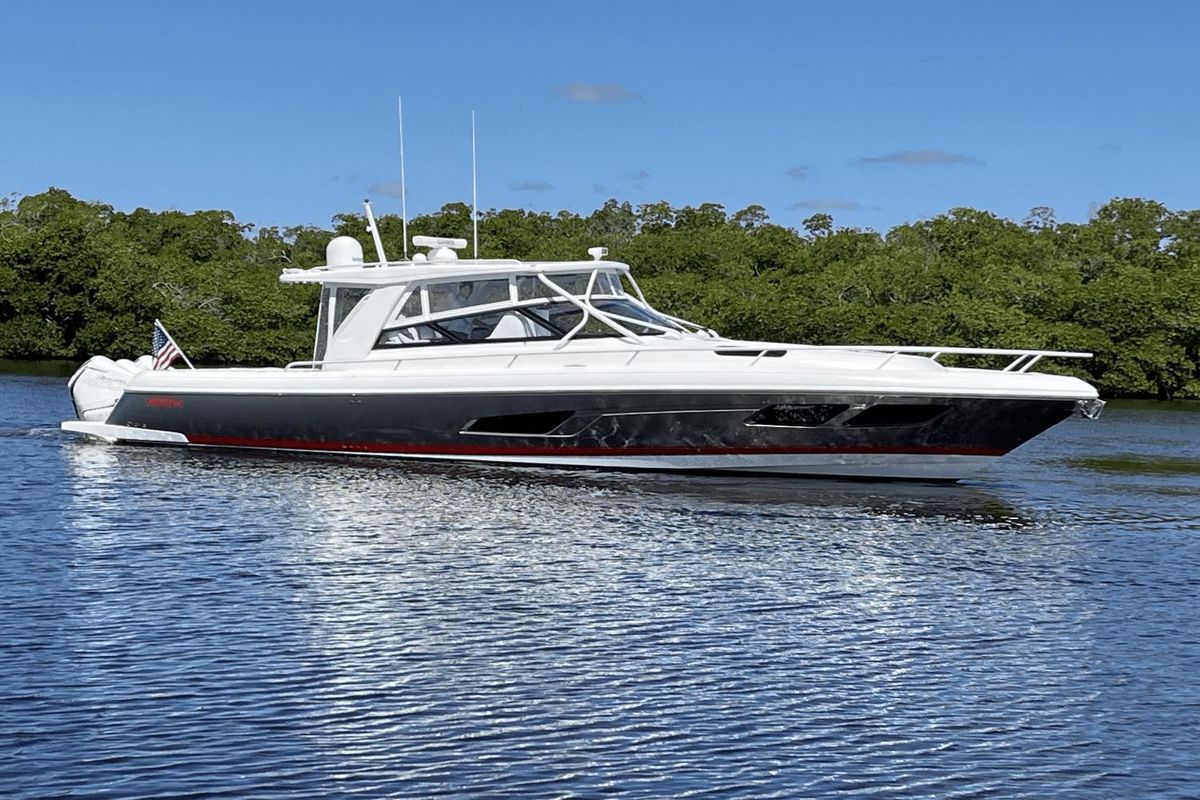 2021 Intrepid 43 