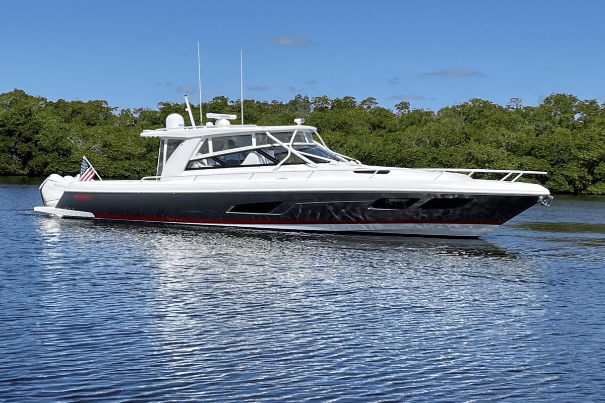 2021 Intrepid 43 