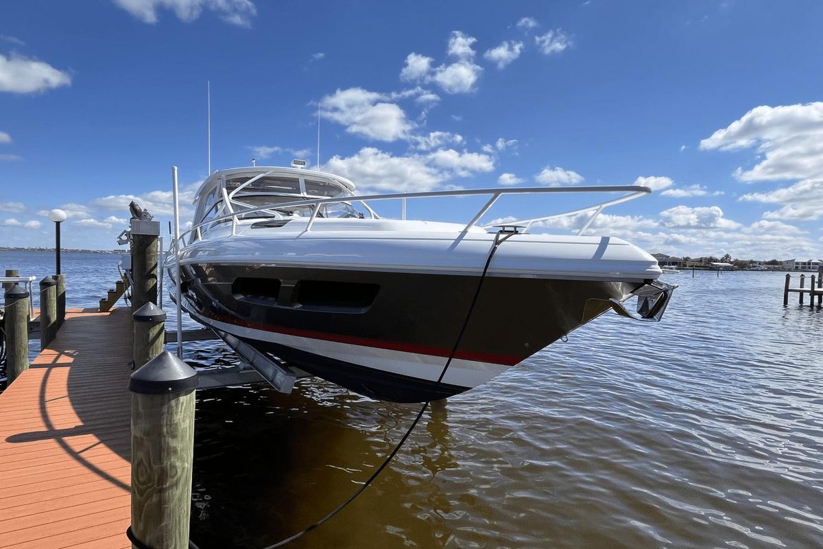 2021 Intrepid 43 