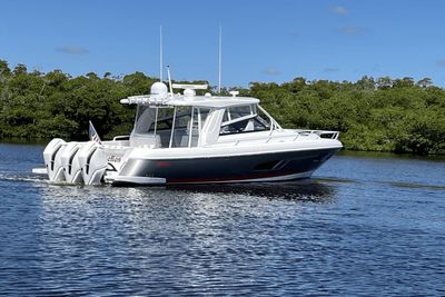 Yacht