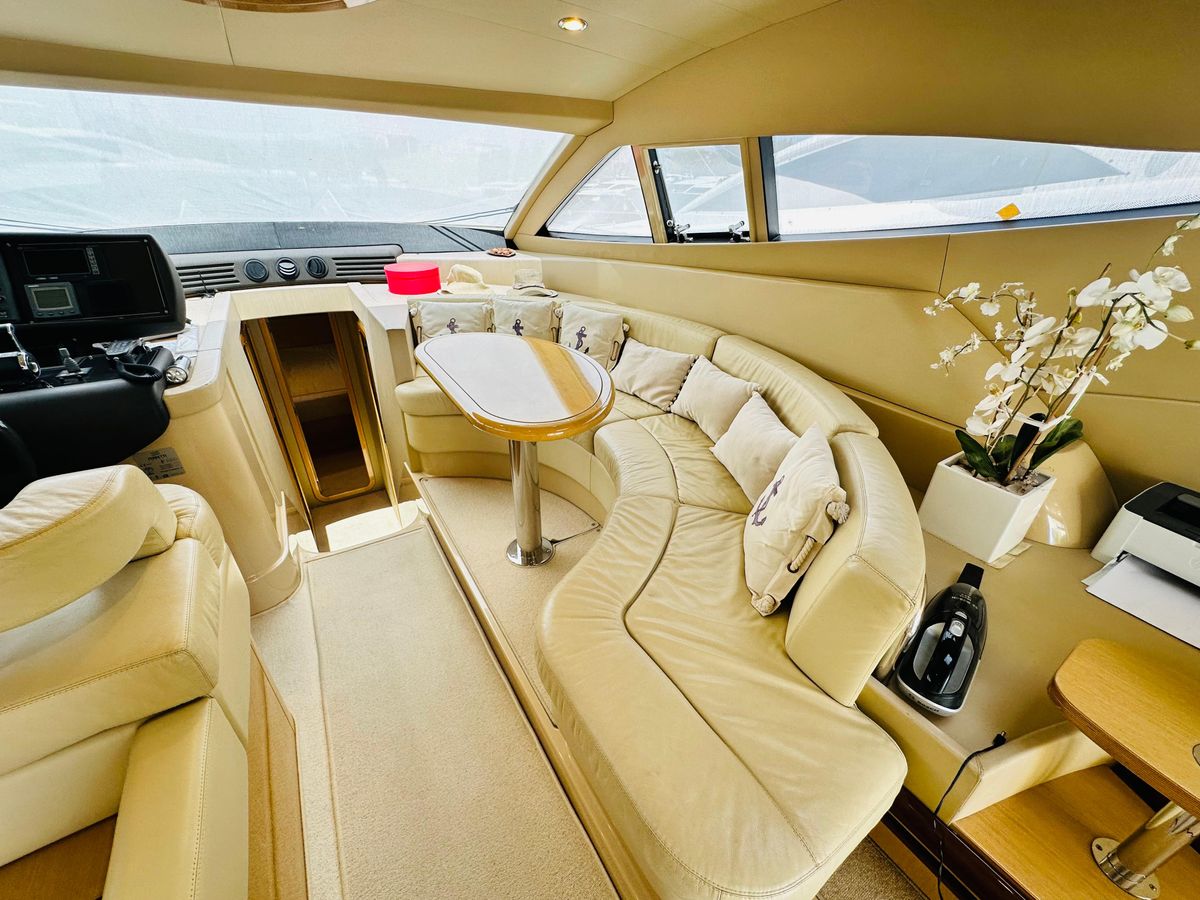 2005 Ferretti Yachts 55 