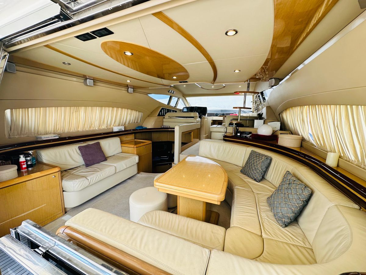 2005 Ferretti Yachts 55 