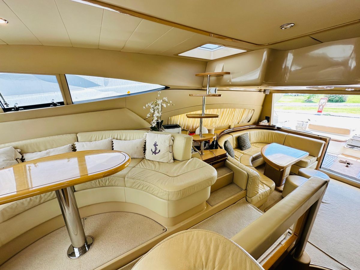 2005 Ferretti Yachts 55 