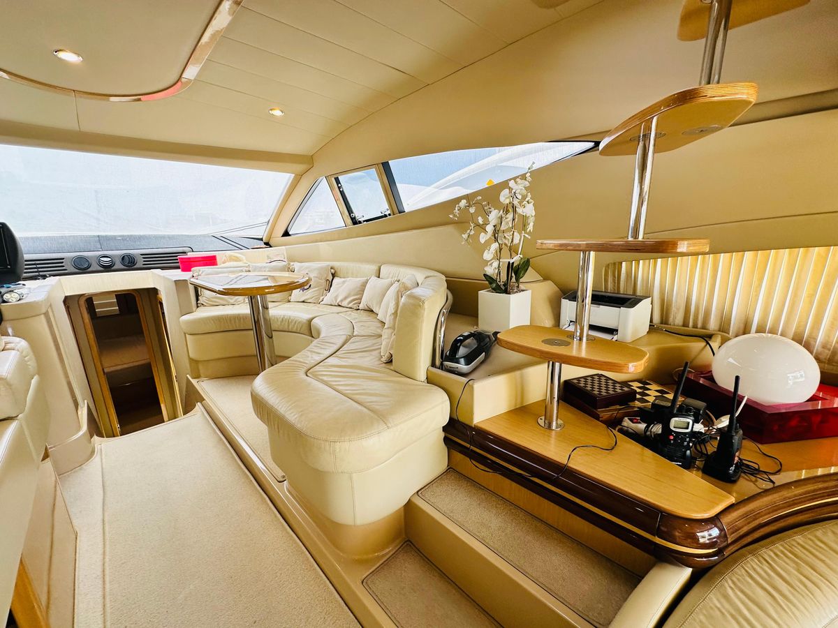 2005 Ferretti Yachts 55 