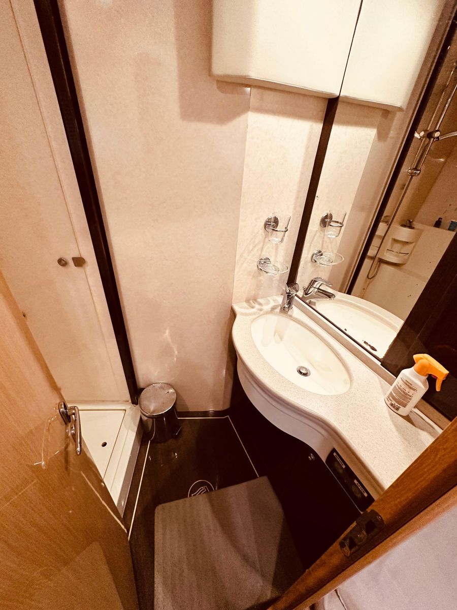 2005 Ferretti Yachts 55 