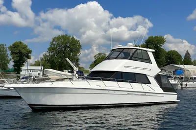 Riviera 48 Flybridge Convertible