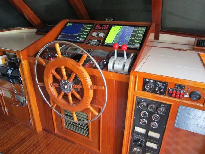 Shepsl X Yacht Photos Pics Pilothouse Helm