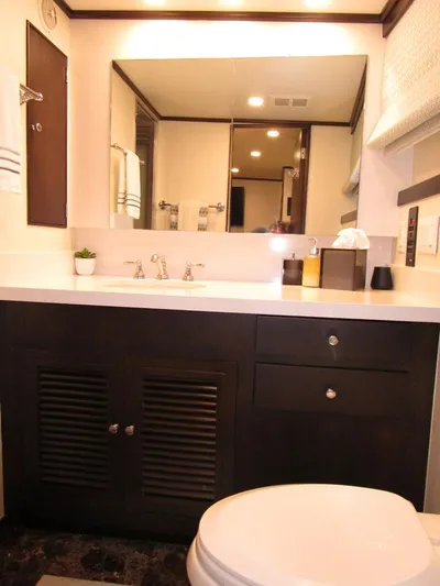 Shepsl X Yacht Photos Pics His Head