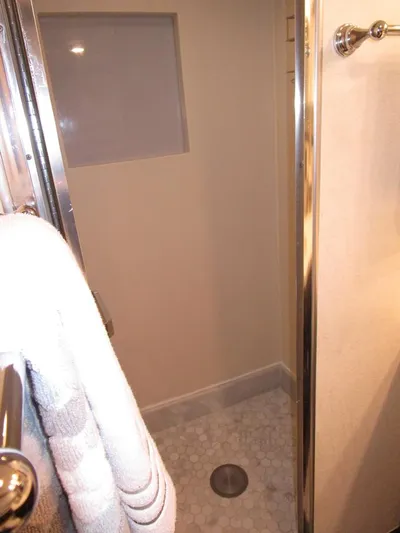 Shepsl X Yacht Photos Pics His Shower