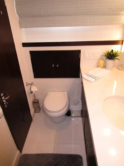 Shepsl X Yacht Photos Pics Her Head