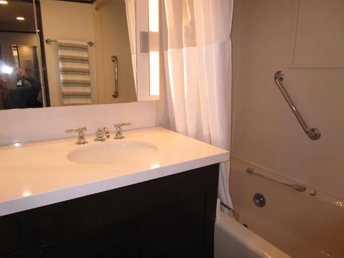 Shepsl X Yacht Photos Pics Her Jacuzzi Tub