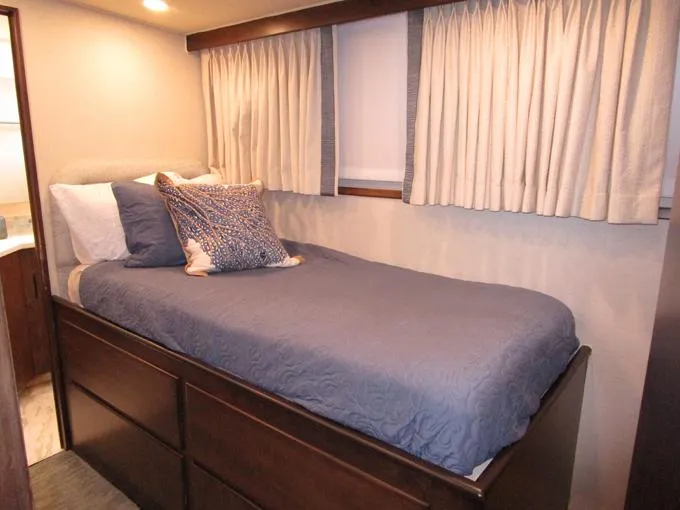 Shepsl X Yacht Photos Pics Stbd. Guest Cabin Outboard