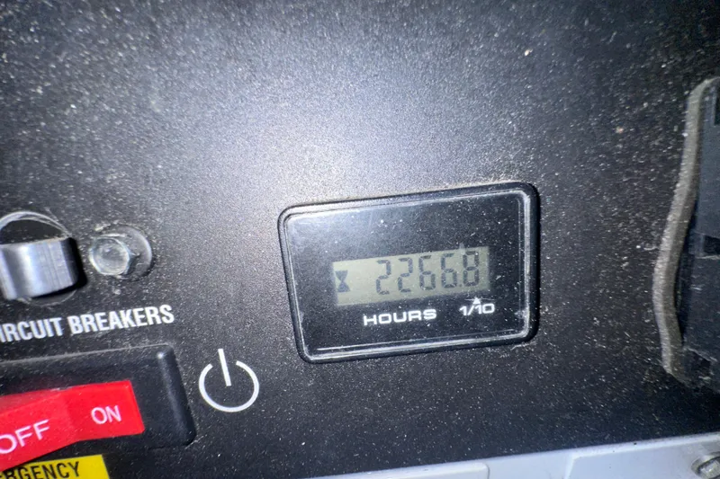  Yacht Photos Pics Hour meter reading 2266.8 on 2013 Sea Ray 410 Sundancer control panel.