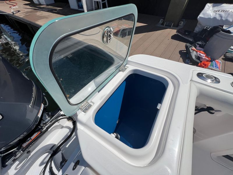 2020 Everglades 255 Center Console