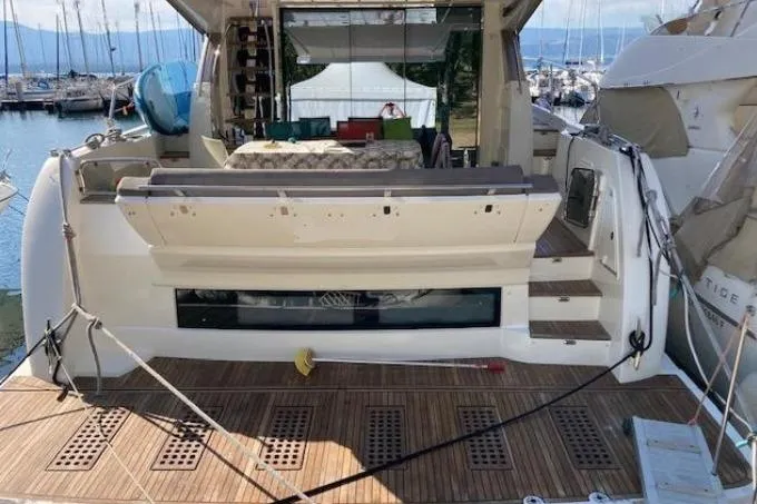 Jamap Yacht Photos Pics Prestige 550 Fly 2016 yacht with spacious deck and luxurious interior at marina.