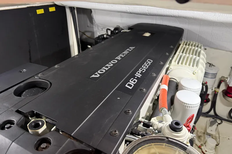 Bad Dog Yacht Photos Pics Volvo Penta D6-IPS650 engine in 2021 Sabre 42 Fly Bridge yacht.
