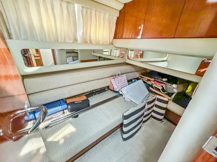 Island Seeker Yacht Photos Pics 2003 Sea Ray 48 Sedan Bridge - Image 11