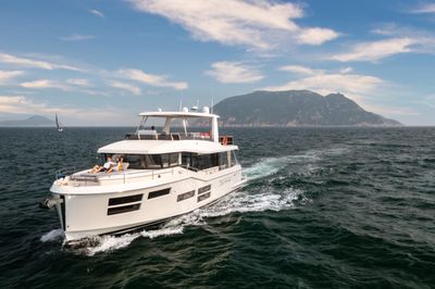 Beneteau Grand Trawler 62