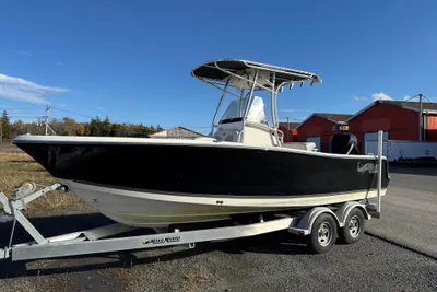 Mako 214 Center Console