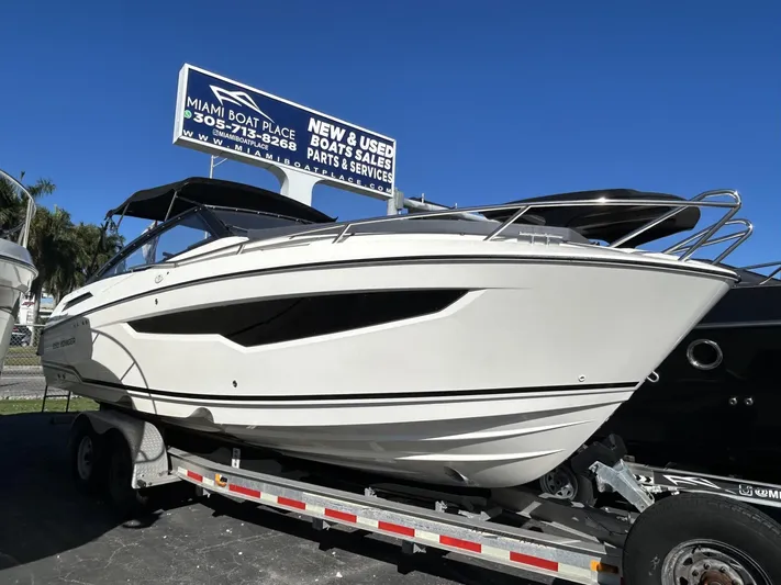 850 Voyager Yacht Photos Pics 