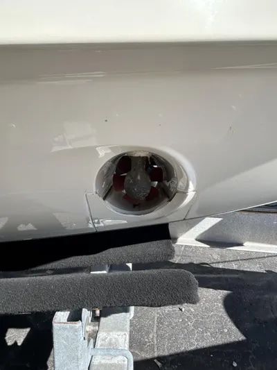 850 Voyager Yacht Photos Pics 