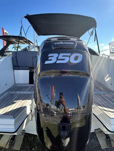 850 Voyager Yacht Photos Pics 