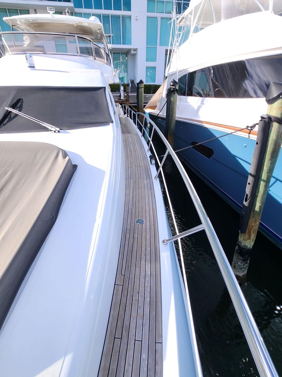 2014 Azimut 70 