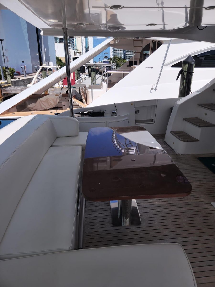 2014 Azimut 70 