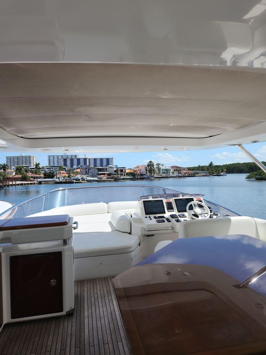 2014 Azimut 70 