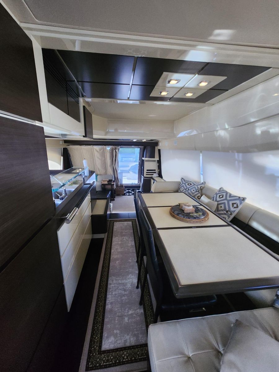 2014 Azimut 70 