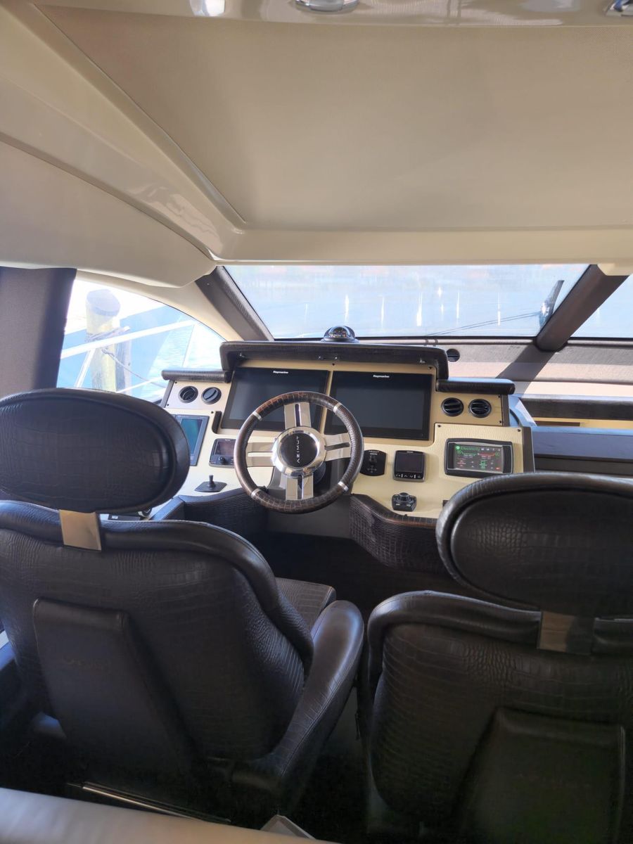 2014 Azimut 70 